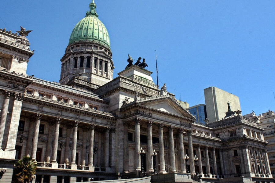 Aborto: en medio de una gran paridad, 30 diputados indecisos definen la ley (un entrerriano no sabe qué votar)