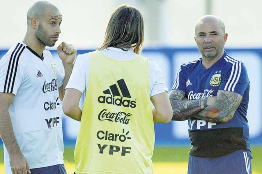 Sampaoli mira otras caras (referencia al arquero entrerriano)