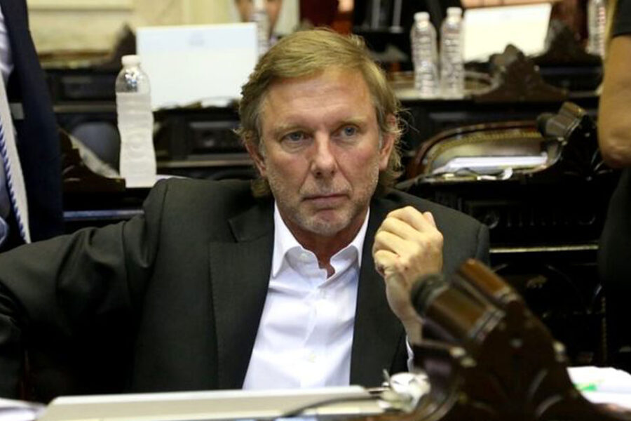 Bahillo no fue a defender el fondo sojero y se la cobran