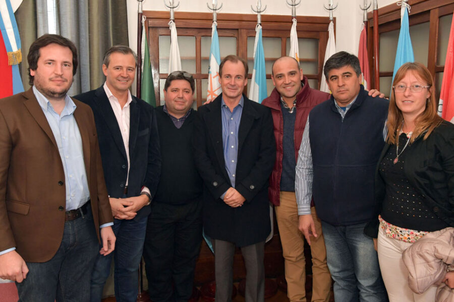 Bordet y Bahl se muestran juntos con inversión en educación