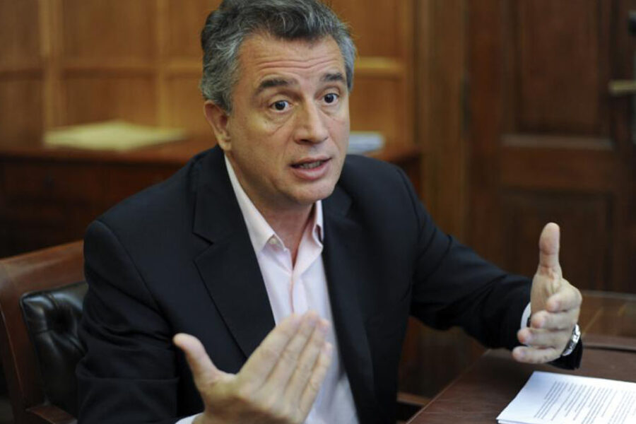 Etchevehere renunciaría por las retenciones y la rebaja de su ministerio