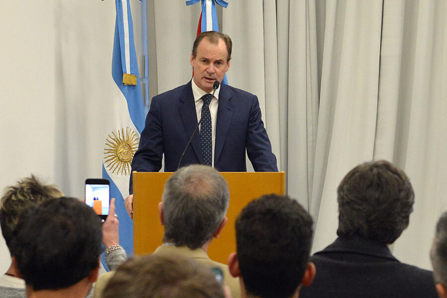 Le respondió con $40 millones