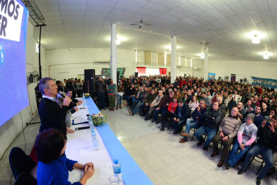 El lanzamiento de Urribarri no frenó la presencia K