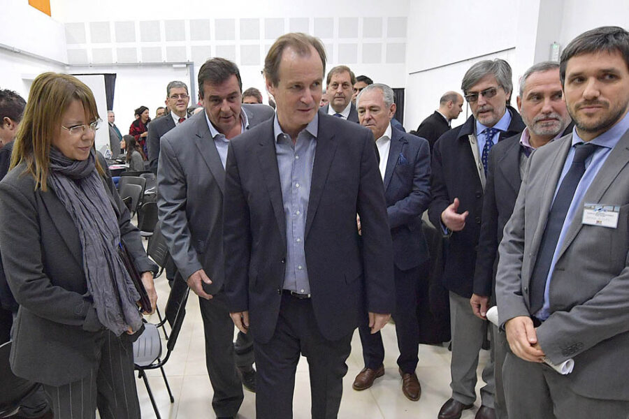 Bordet se diferenció del macrismo y del kirchnerismo