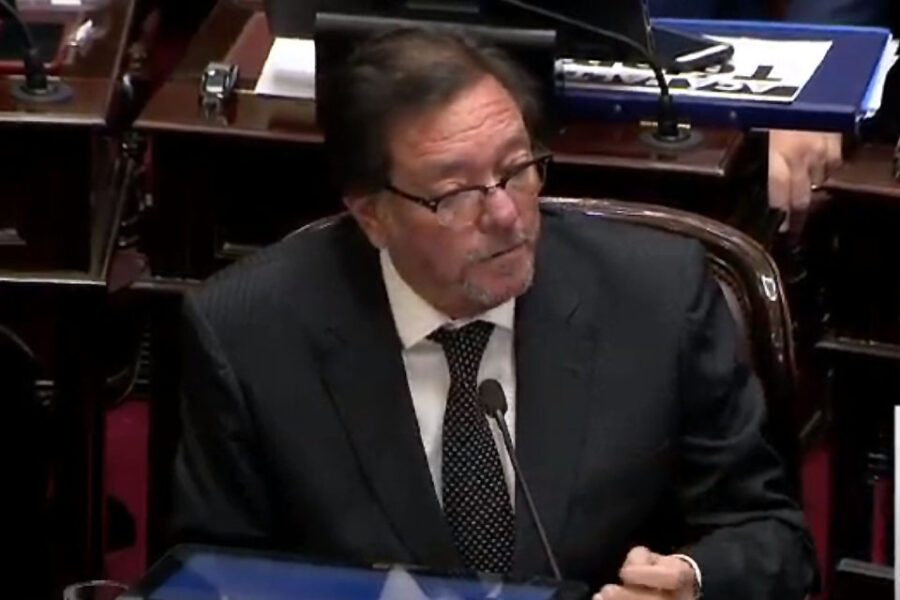 El entrerriano Guastavino le apuntó a la Iglesia