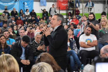 Urribarri orador en el acto nacional del kirchnerismo