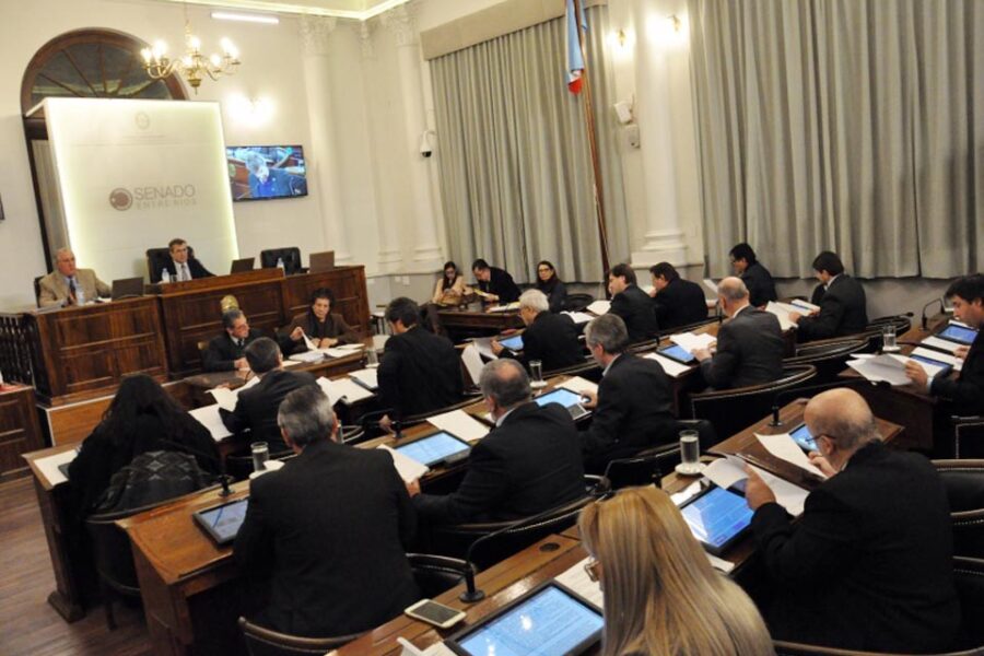 Senadores retoman discusión de proyecto abreviado