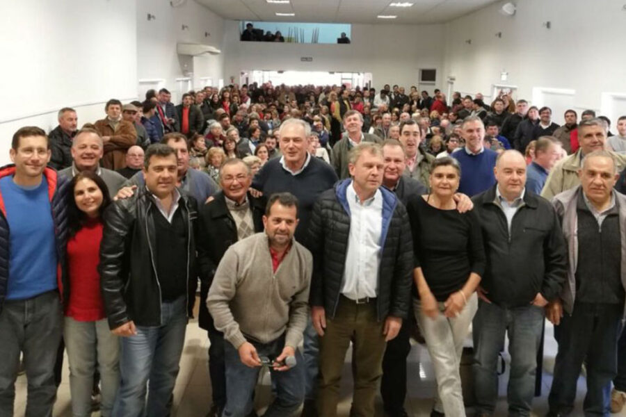 Un candidato saldrá por comisión