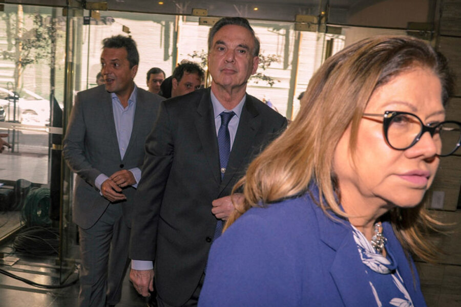 Los gobernadores del PJ piden reunirse con Mauricio Macri: quieren detalles del dólar e inflación (no asistió el gobernador de Entre Ríos)