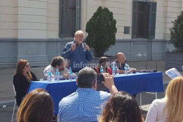 Allende levanta la carpa frente a Casa de Gobierno