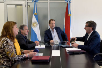 Obras sin pausa (gobernador de Entre Ríos se reunió con funcionarios)