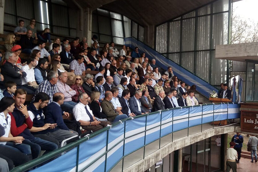 Productores concentran contra los límites a las fumigaciones