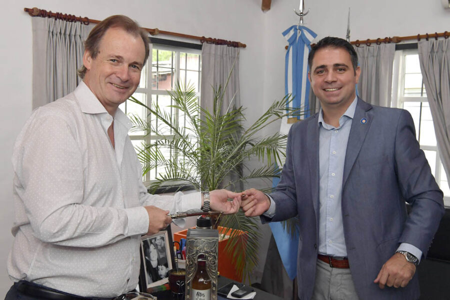 Sombras en el apoyo de Ráfaga a Frigerio