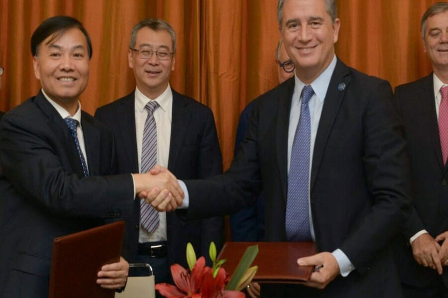 Más aceite y más soja para los chinos (entrerriano Etchevehere firmó acuerdo con empresa estatal china)