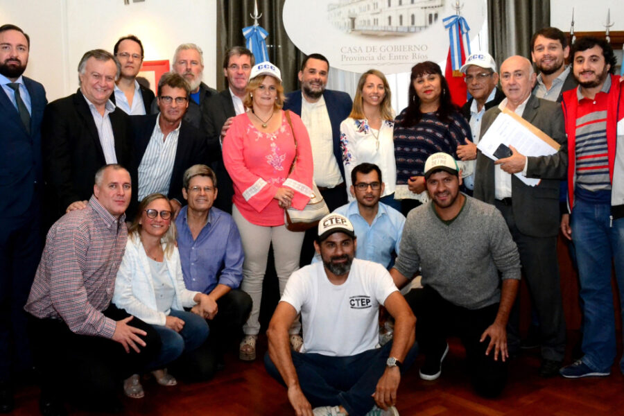 Gobierno refuerza relación con movimientos sociales