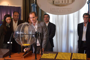 Sortean las primeras casas del IAPV hechas con recursos propios