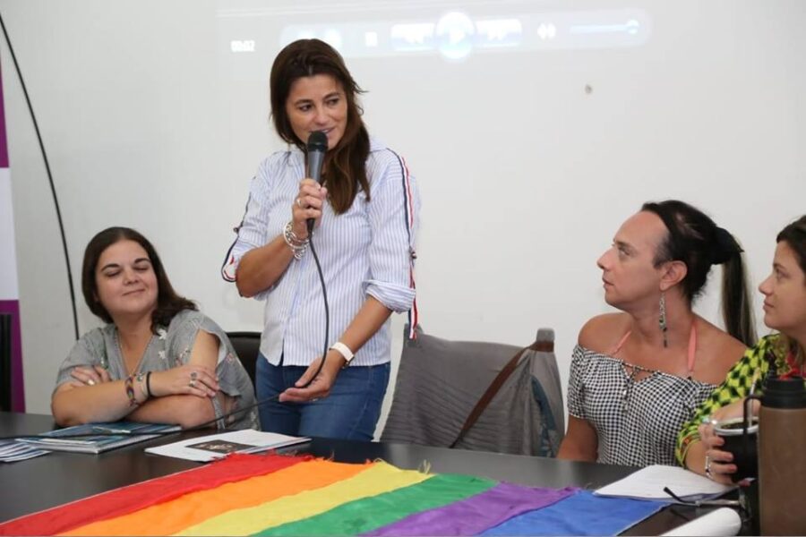 Funcionarios y empleados municipales se capacitan en DD. HH aplicados a la orientación de género