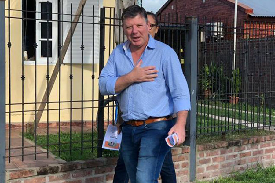 Dejan mal parado a un candidato de Cambiemos