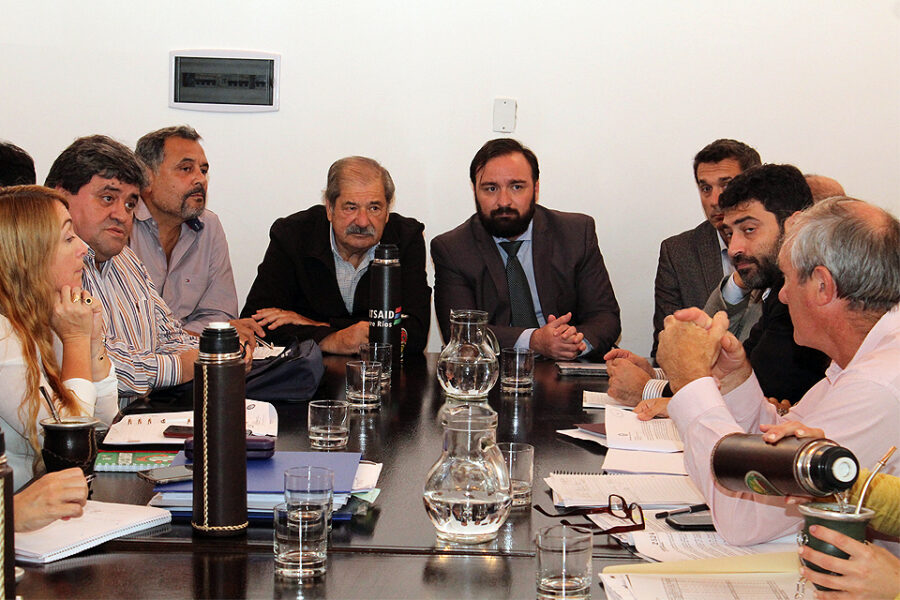 Estatales evalúan la misma propuesta que aceptó AGMER