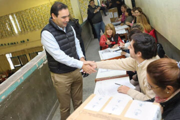 Corrientes: Cambiemos se impone a un peronismo fragmentado en las legislativa