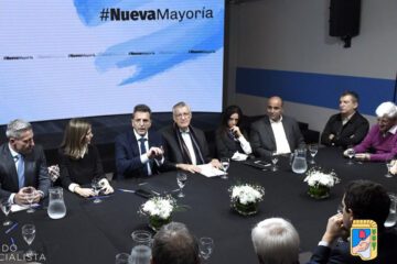 El PJ y Massa acordaron frente y Urribarri estuvo presente