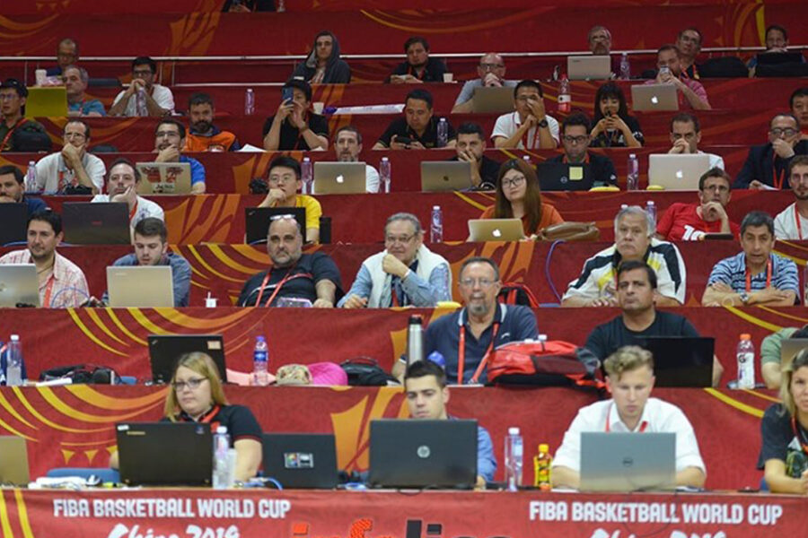 La TV nacional le pegó a Casaretto por su viaje a China