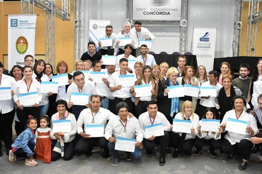 Municipales terminaron estudios secundarios