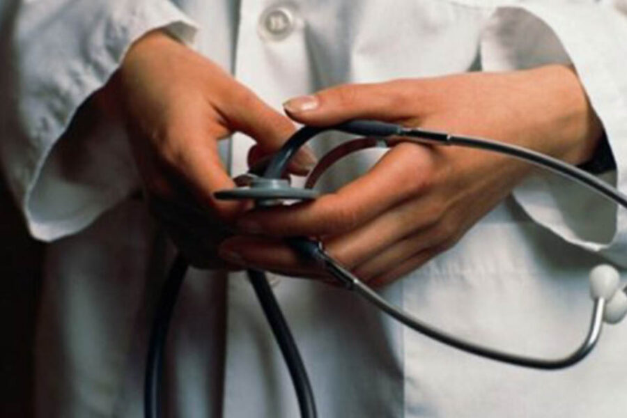 Gobierno y clínicas acordaron medidas ante la crisis