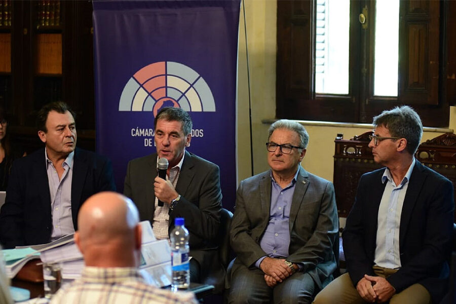 Ministros explicaron flexibilización en obras públicas a legisladores