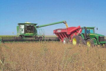 Alberto subió retenciones por decreto