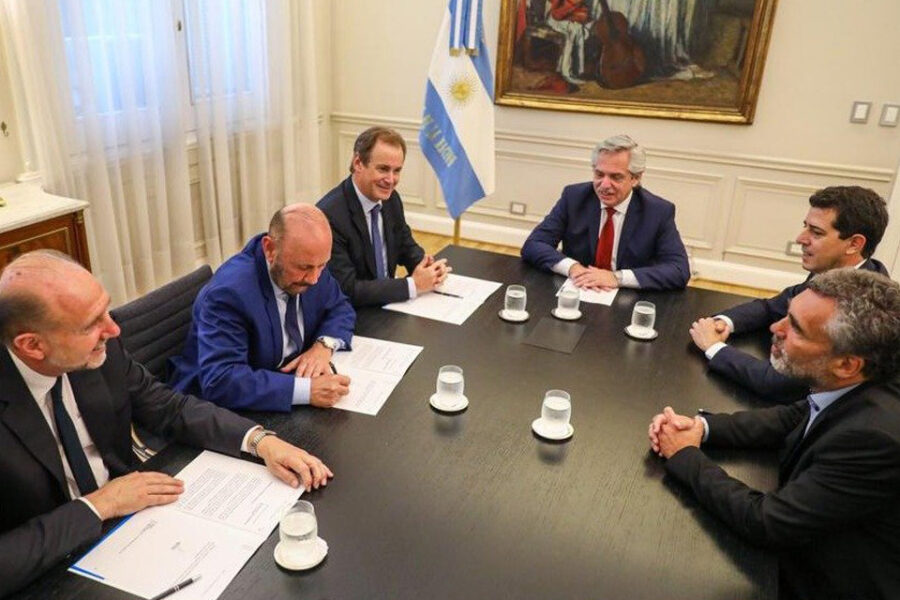 Alberto acordó con Bordet cancelar deuda con la Caja