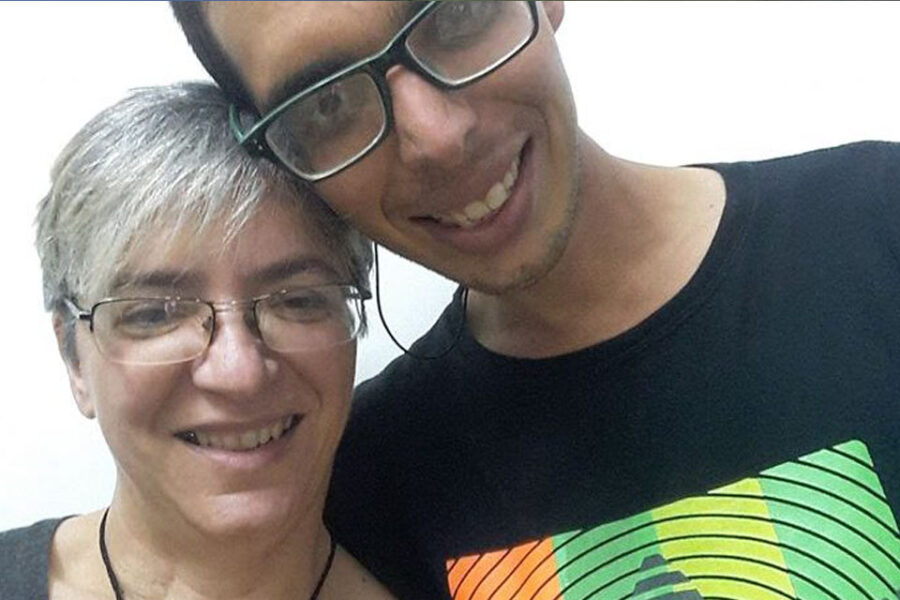 Pide un lugar de internación urgente para su hijo