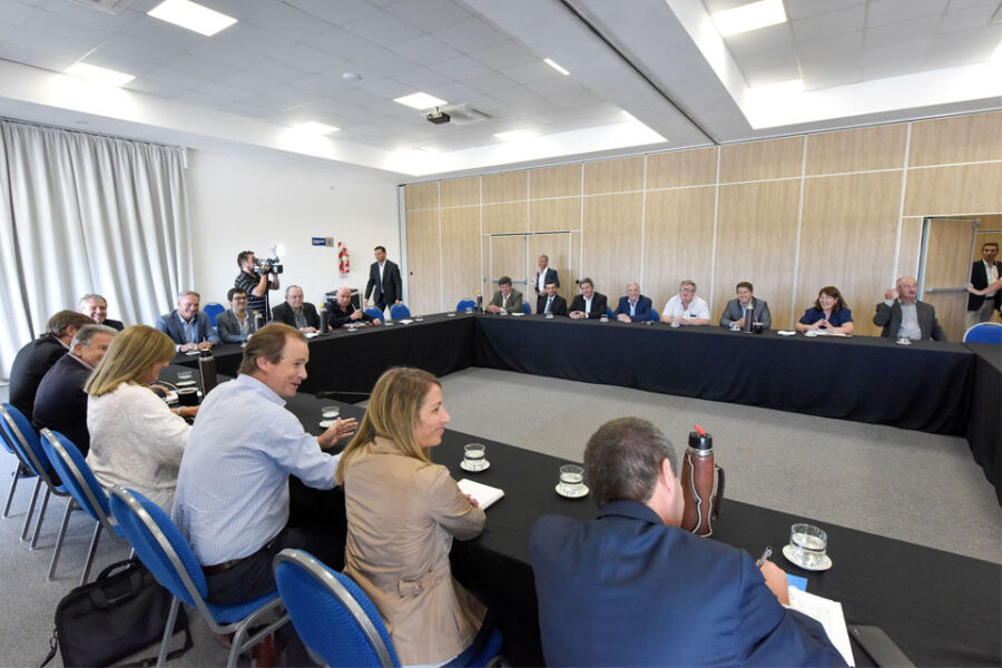 Bordet dijo que auxiliará a intendentes pero no con qué fondos