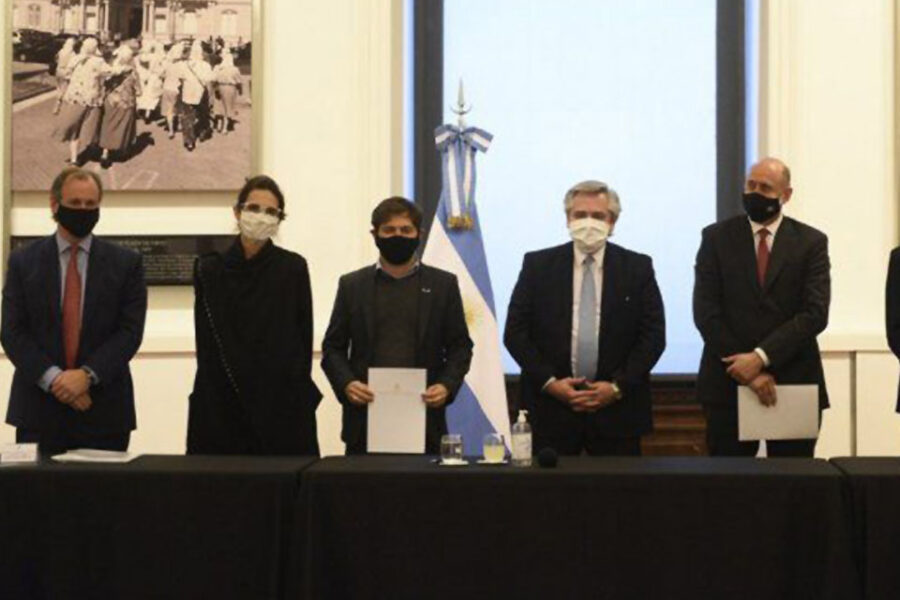 También firmaron un préstamo de $3.500 millones