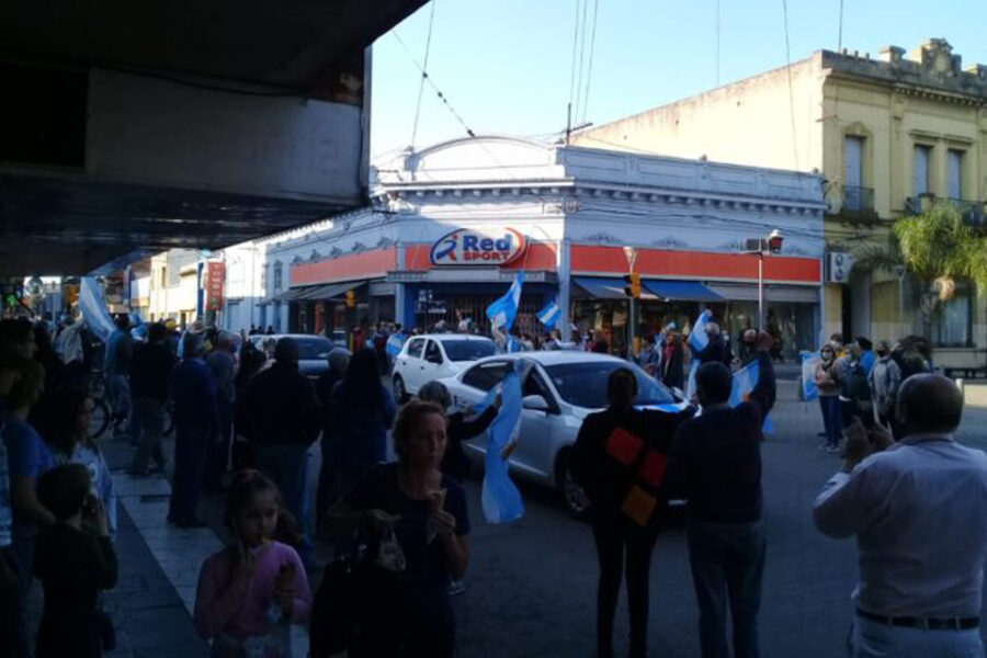 Hubo marchas anticuarentena en Entre Ríos