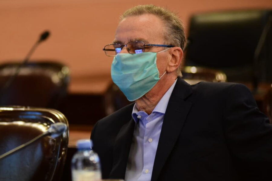 “¿Se puede canjear la libertad por dos propiedades?”