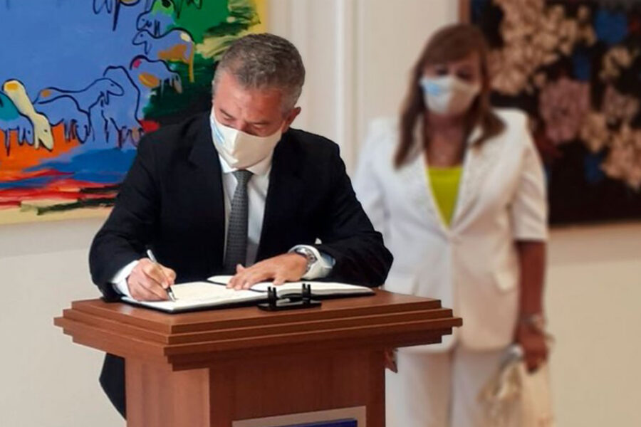 Urribarri suma otra embajada