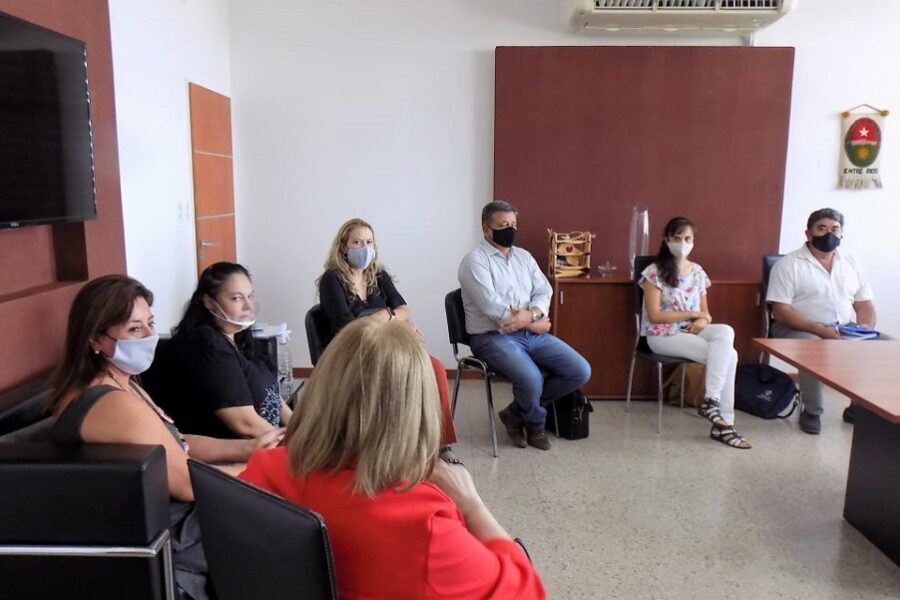 Reunión para tratar el inicio de clases