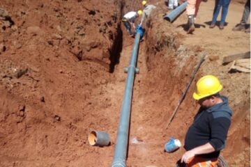 Continúan las obras de empalme a la nueva red de agua potable