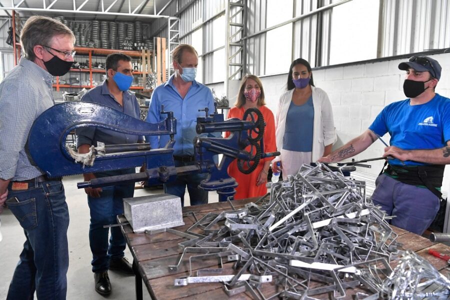 Extienden créditos a micro y medianas empresas