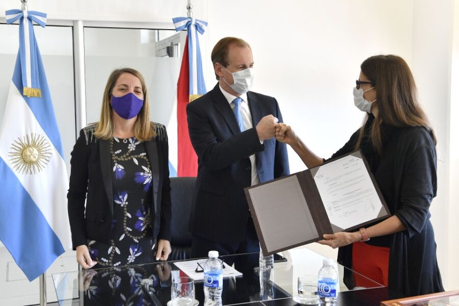 Bordet y la ministra Gómez Alcorta firmaron acuerdos