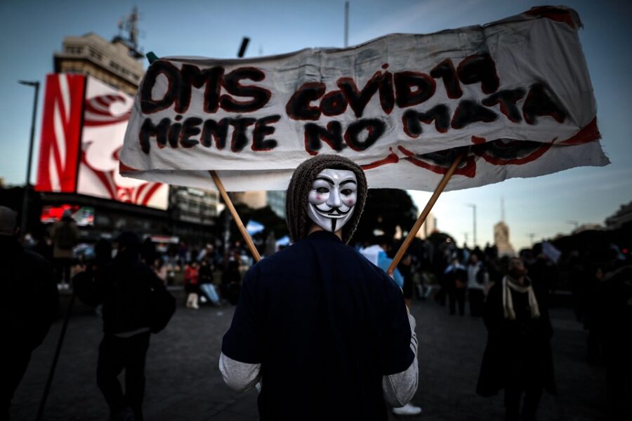 La RAE llama Coronaidiotas a quienes no cumplen las normas sanitarias