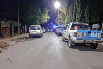 Los jóvenes escaparon al llegar la Policía