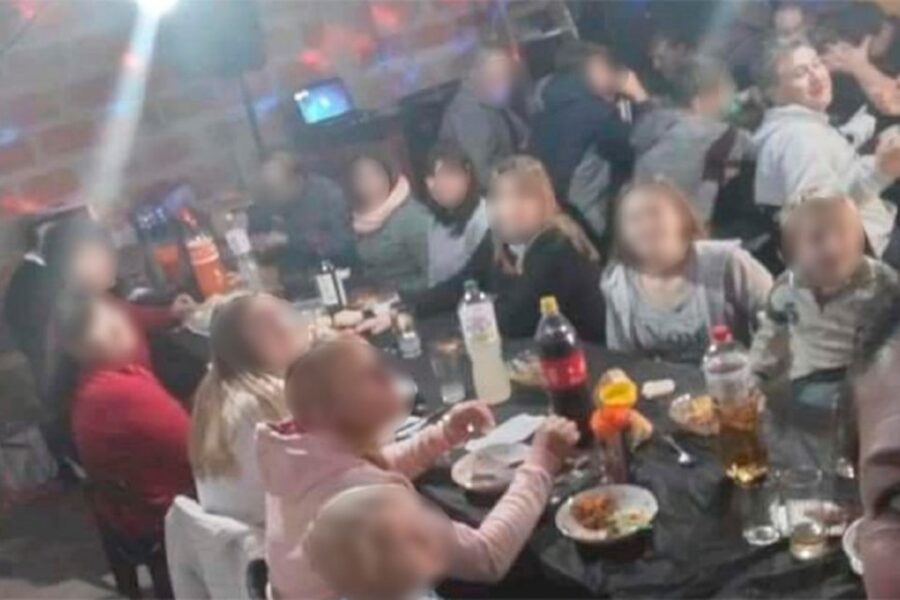 Más de 50 personas en la casa de un concejal