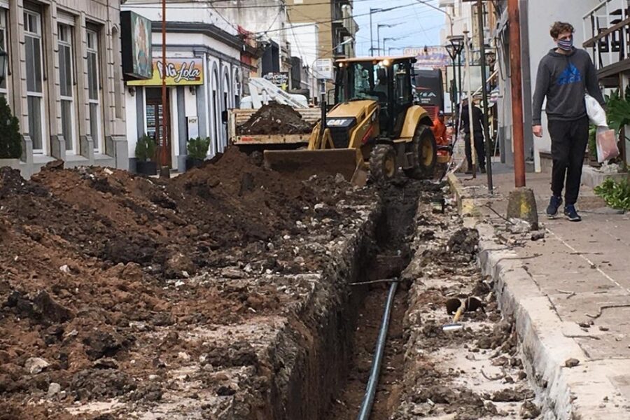 Continúa recambio de cañería de agua en Eva Perón y Posadas