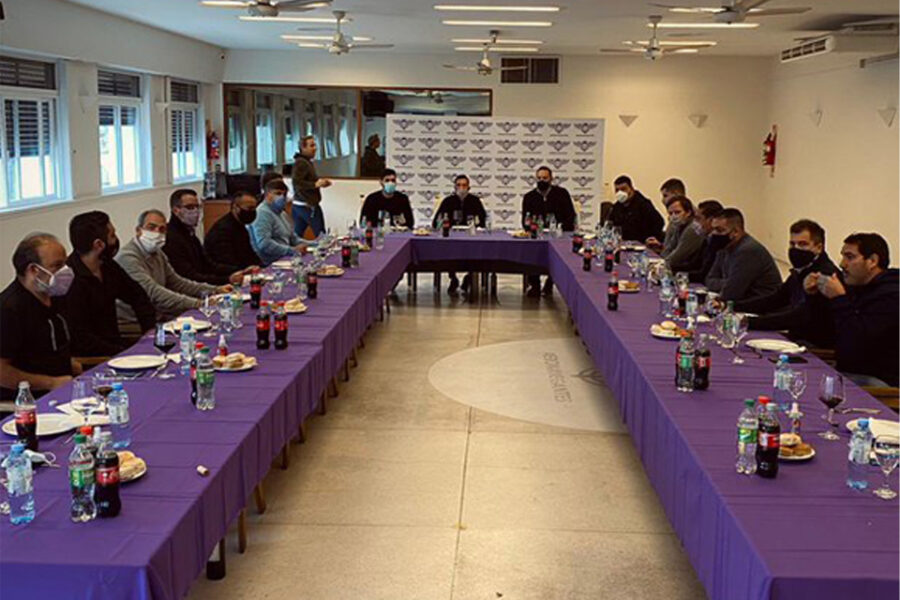 La provincia busca la equidad de género tras la vergonzosa foto de Moyano