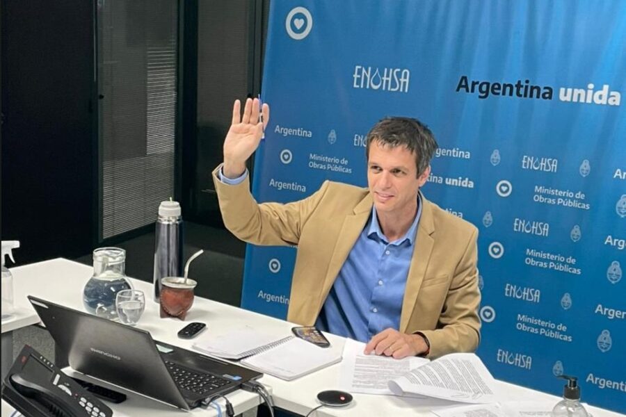 Cresto debe dejar su cargo nacional