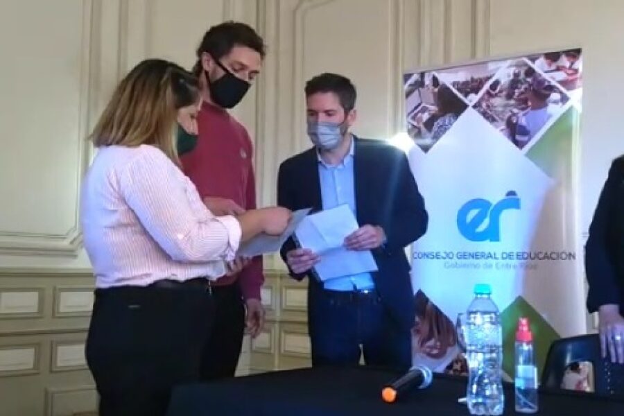 Docentes de Paraná apuran la paritaria