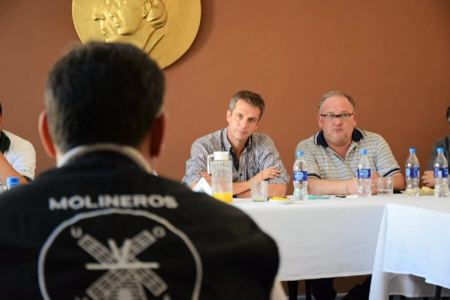 Cresto recordó el origen del peronismo ante gremios de la CGT