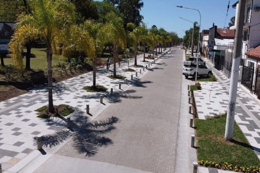 Con festejos y comparsas se inauguró la nueva semipeatonal